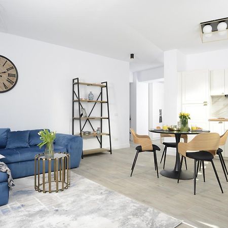 The Clock Apartment Voluntari Luaran gambar