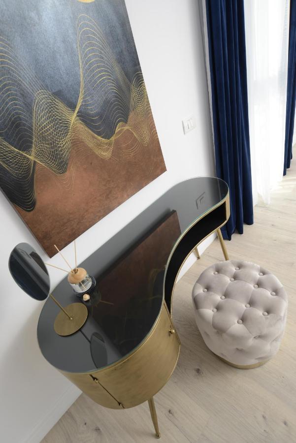 The Clock Apartment Voluntari Luaran gambar
